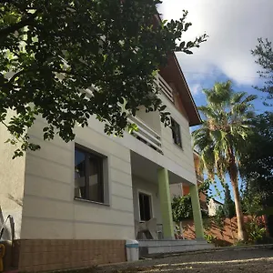Hostel Grande House